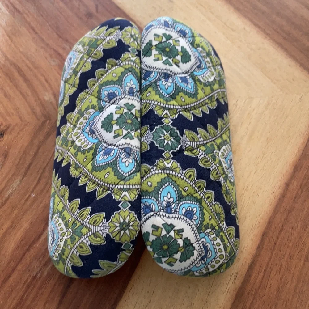 VERA BRADLEY eyeglass case ๐๐ถ! - Picture 6 of 10